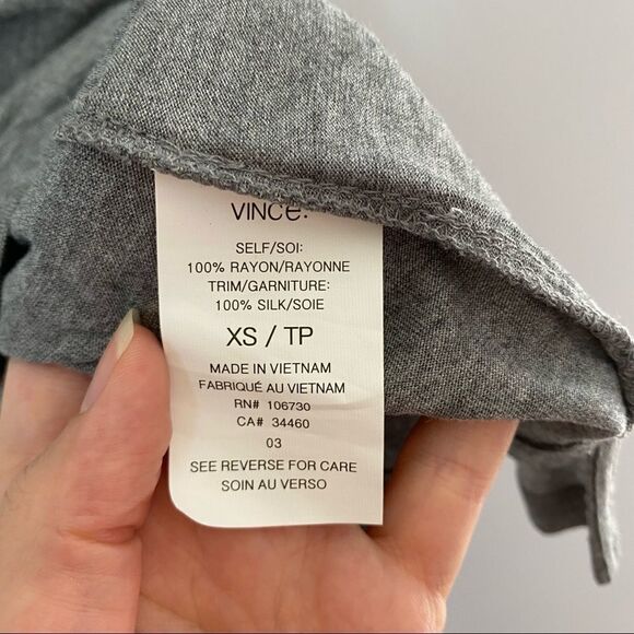 Vince Gray & Black Color Block Sleeveless Crew Neck Top - Picture 4 of 5